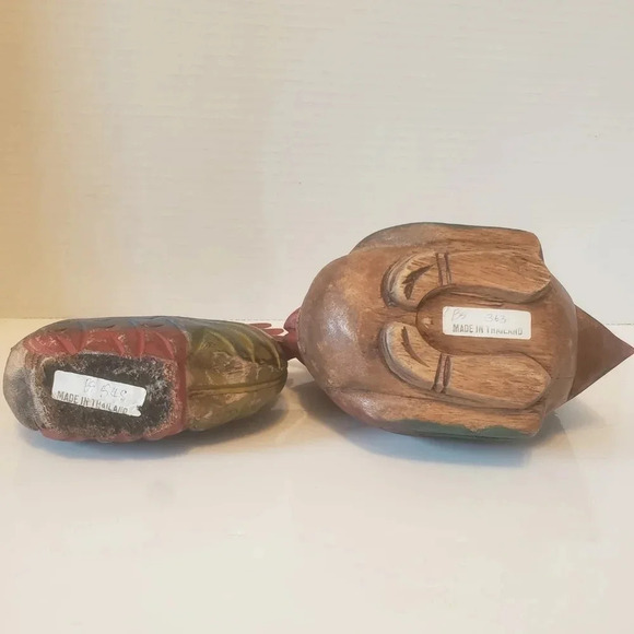 Vintage Folk Art Handcarved set  of 2 Sitting Roosters/Chicken . - Picture 5 of 8